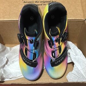 Speed luminous lock in cycling bike shoes